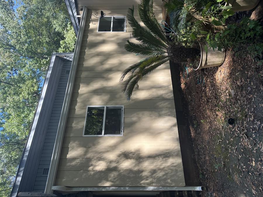 Clean siding after a house wash in Horry County